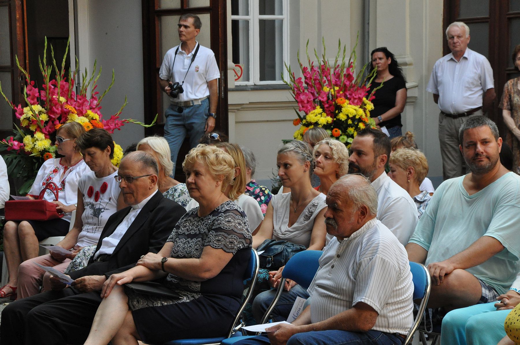 Mennyek Királynéja - tárlatmegnyitó a Szent István Művelődési Házban